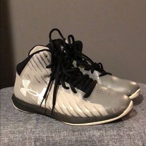 Boy’s UA basketball shoes